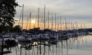 Embarcações estacionadas no Clube dos Jangadeiros em porto alegre