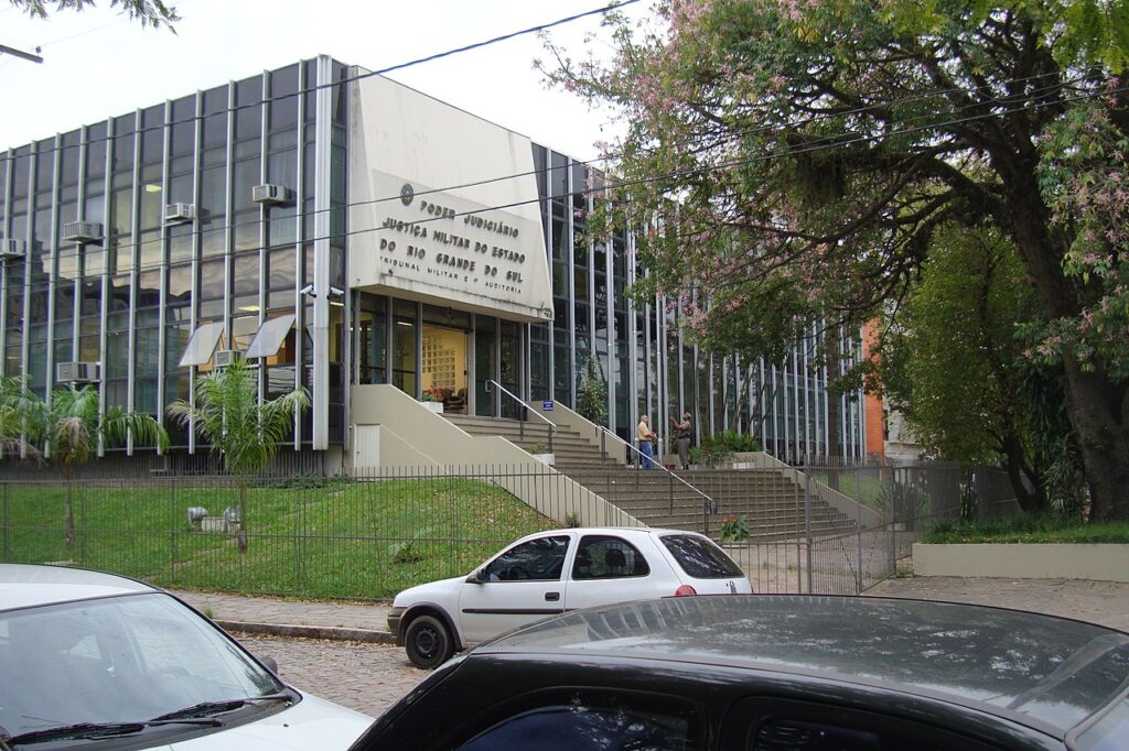 Tribunal de Justiça Militar o Estado do Rio Grande do Sul - na praia de belas