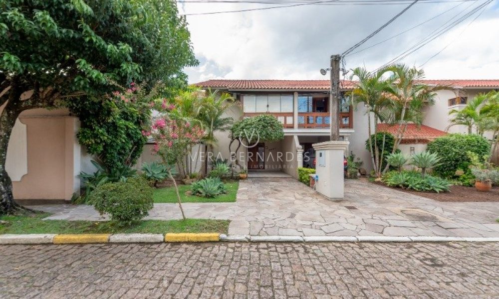 Casa em Condomínio à venda com 3 dormitórios, 233m² e 3 vagas no bairro Ipanema, Zona Sul de Porto Alegre - 001