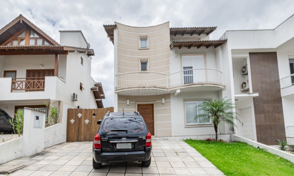 Casa em Condomínio à venda com 3 dormitórios, 255m² e 2 vagas no bairro Hípica, Zona Sul de Porto Alegre - 001