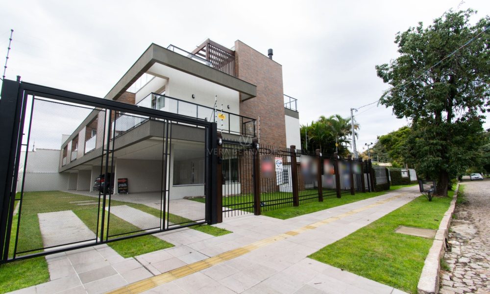 Casa em Condomínio à venda com 3 dormitórios, 268m² e 4 vagas no bairro Vila Assunção, Zona Sul de Porto Alegre - 001