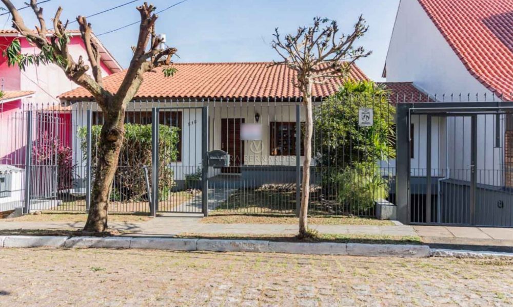 Casa à venda com 4 dormitórios, 336m² e 2 vagas no bairro Nonoai, Zona Sul de Porto Alegre - 001