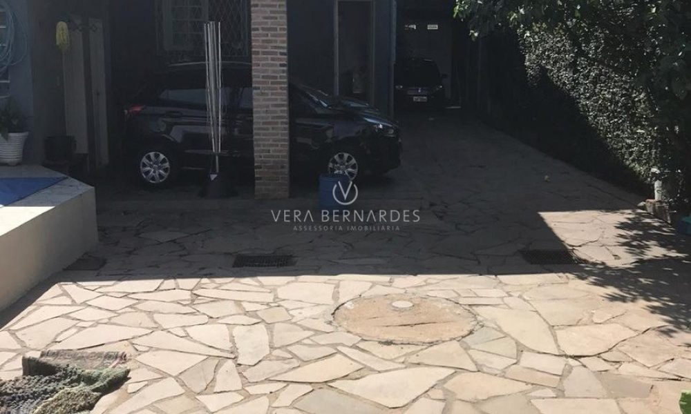 Casa à venda com 4 dormitórios, 244m² e 3 vagas no bairro Cavalhada, Zona Sul de Porto Alegre - 001