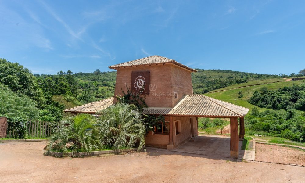 Casa em Condomínio à venda com 3 dormitórios, 1.110m² e 2 vagas no bairro Vila Nova, Zona Sul de Porto Alegre - 001