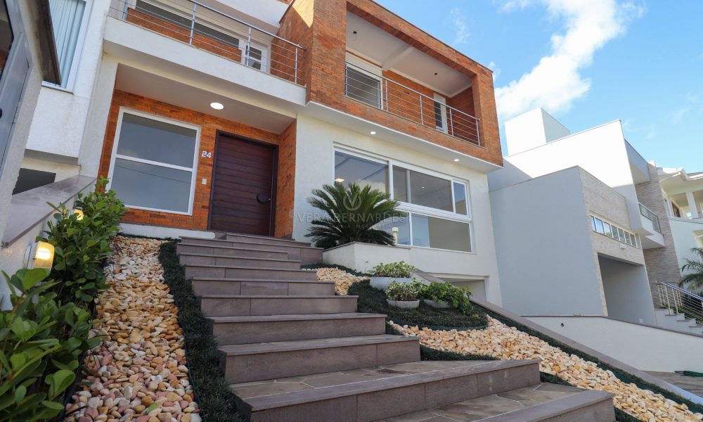 Casa em Condomínio à venda com 3 dormitórios, 249m² e 4 vagas no bairro Lagos de Nova Ipanema, Zona Sul de Porto Alegre - 001