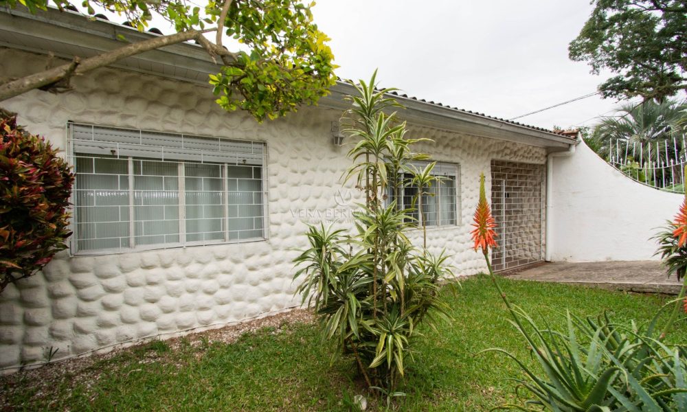 Casa Térrea à venda com 2 dormitórios, 97m² e 2 vagas no bairro Cavalhada, Zona Sul de Porto Alegre - 001