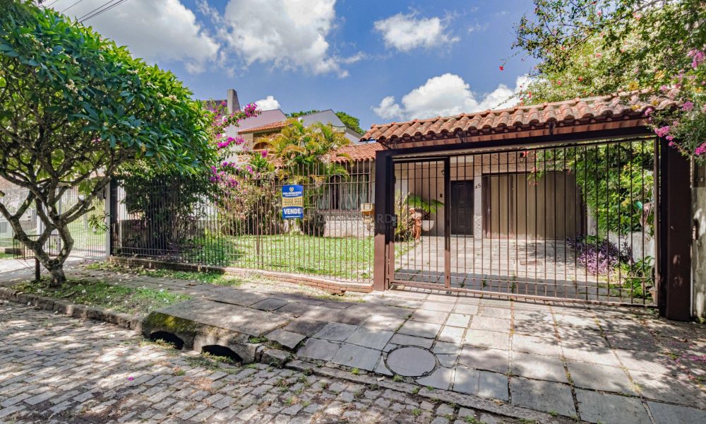 Casa à venda com 3 dormitórios, 340m² e 2 vagas no bairro Jardim Isabel, Zona Sul de Porto Alegre - 001