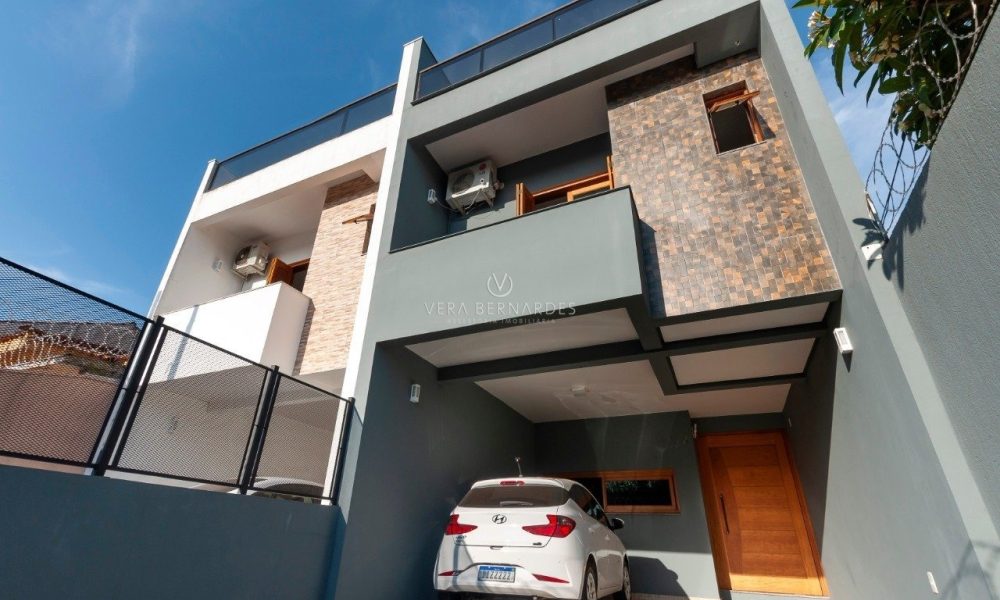 Casa à venda com 3 dormitórios, 204m² e 4 vagas no bairro Ipanema, Zona Sul de Porto Alegre - 001