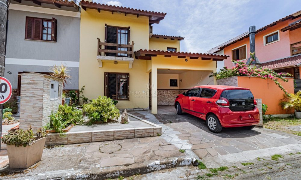 Casa em Condomínio à venda com 3 dormitórios, 155m² e 2 vagas no bairro Guarujá, Zona Sul de Porto Alegre - 001