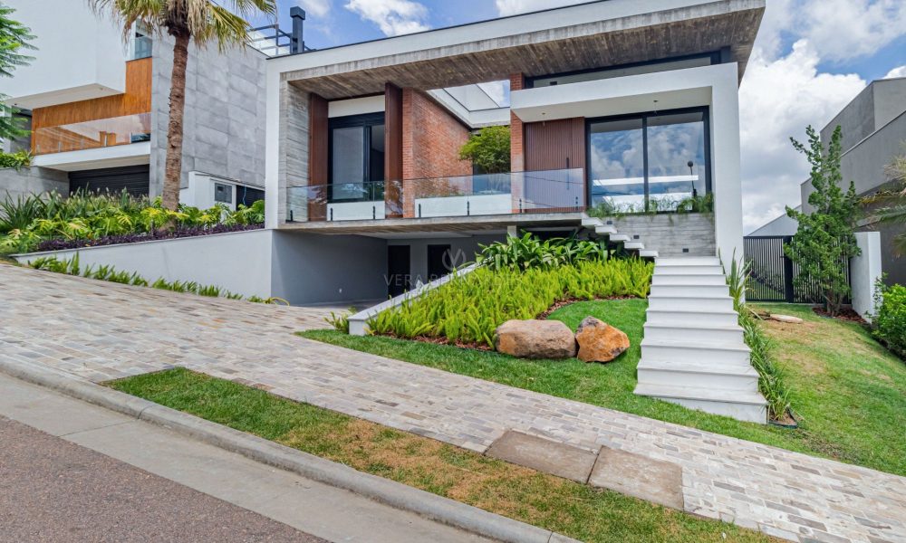 Casa em Condomínio à venda com 4 dormitórios, 300m² e 2 vagas no bairro Alphaville, Zona Sul de Porto Alegre - 001