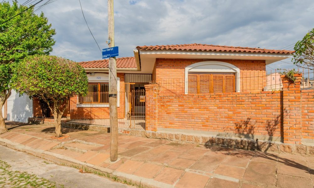 Casa Térrea à venda com 3 dormitórios, 138m² e 2 vagas no bairro Guarujá, Zona Sul de Porto Alegre - 001