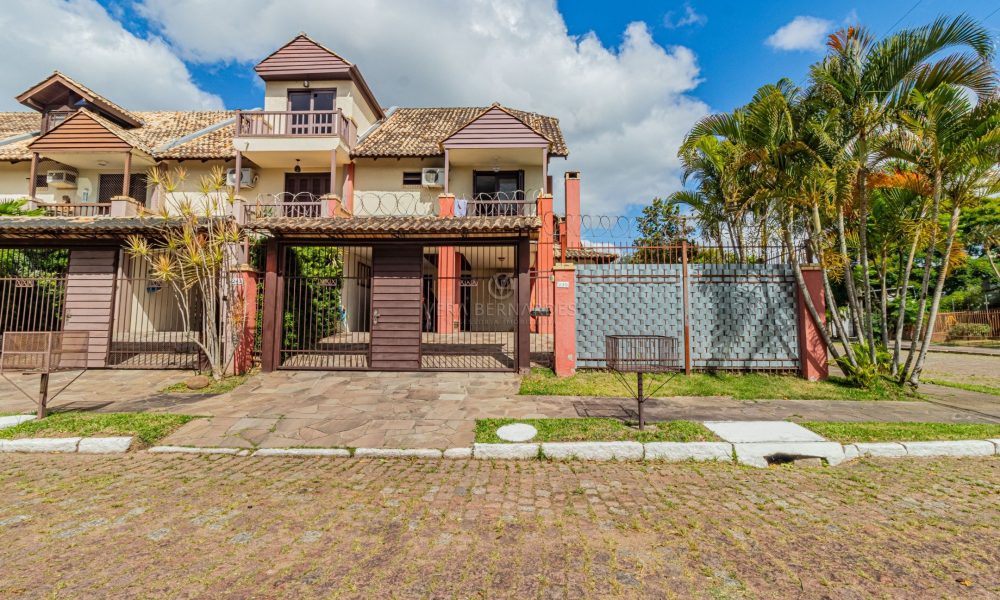 Casa à venda com 3 dormitórios, 266m² e 2 vagas no bairro Ipanema, Zona Sul de Porto Alegre - 001