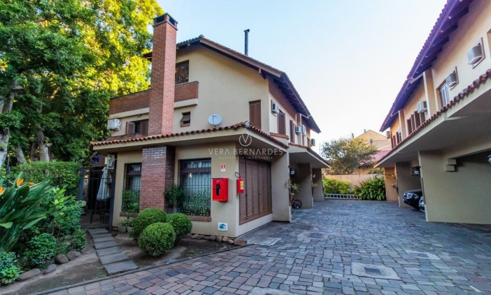 Casa em Condomínio à venda com 3 dormitórios, 204m² e 2 vagas no bairro Ipanema, Zona Sul de Porto Alegre - 001