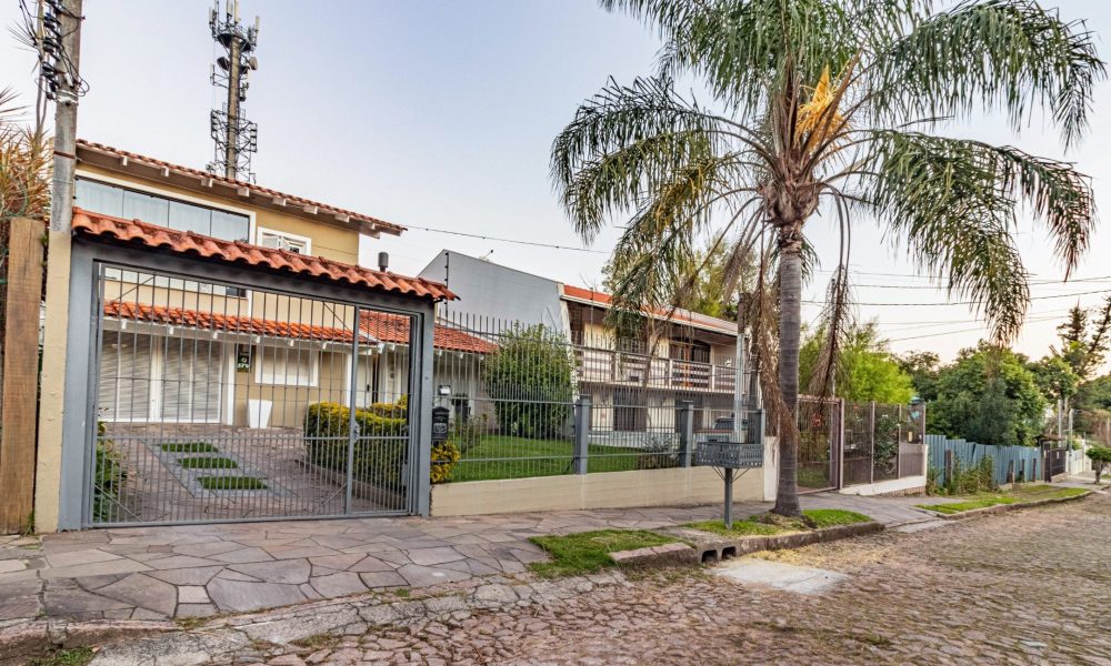 Casa à venda com 4 dormitórios, 300m² e 3 vagas no bairro Ipanema, Zona Sul de Porto Alegre - 001