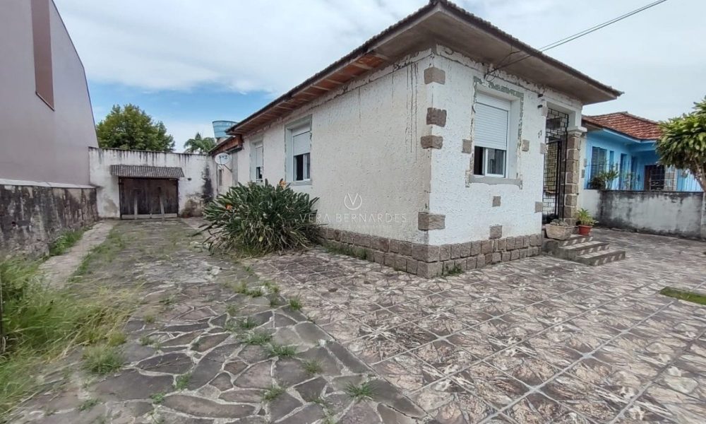 Casa Térrea à venda com 3 dormitórios, 135m² e 4 vagas no bairro Ipanema, Zona Sul de Porto Alegre - 001