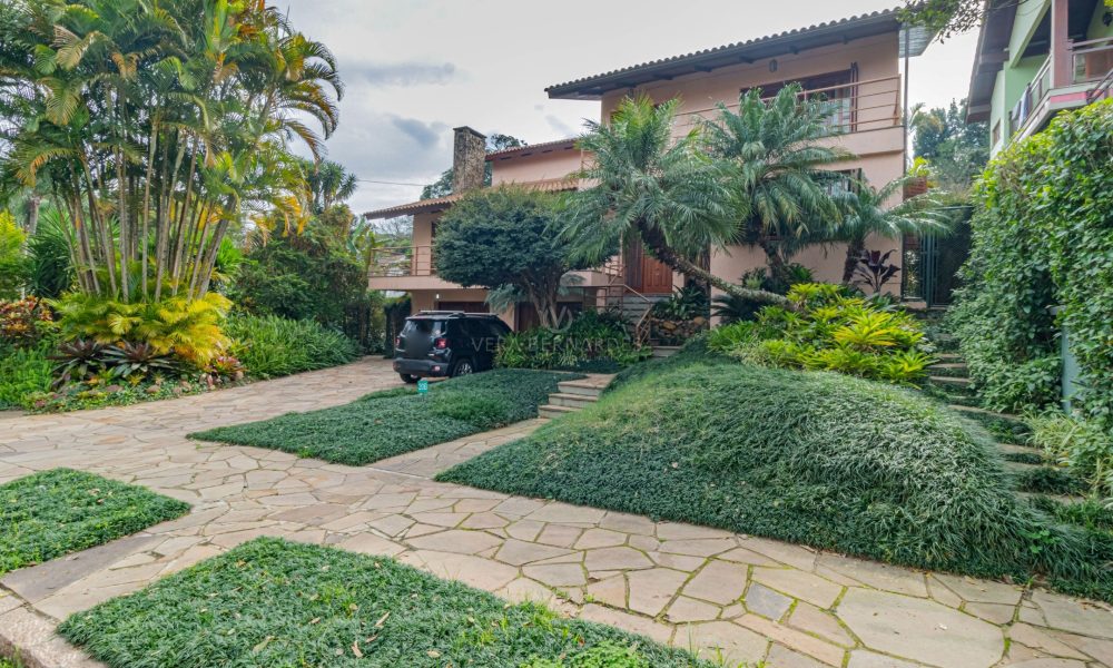 Casa em Condomínio à venda com 5 dormitórios, 420m² e 3 vagas no bairro Parque Knorr, Zona Sul de Porto Alegre - 001