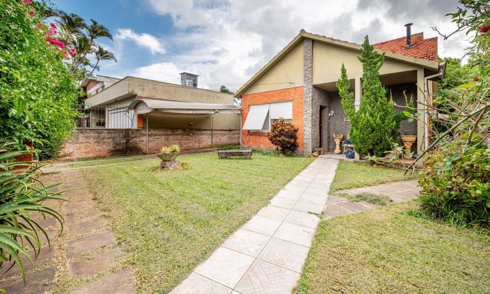 Casa à venda com 3 dormitórios, 220m² e 2 vagas no bairro Vila Assunção, Zona Sul de Porto Alegre - 001