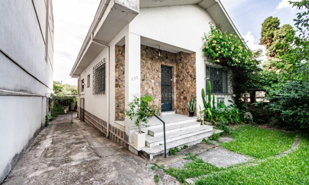 Casa à venda com 3 dormitórios, 167m² e 2 vagas no bairro Tristeza, Zona Sul de Porto Alegre - 001