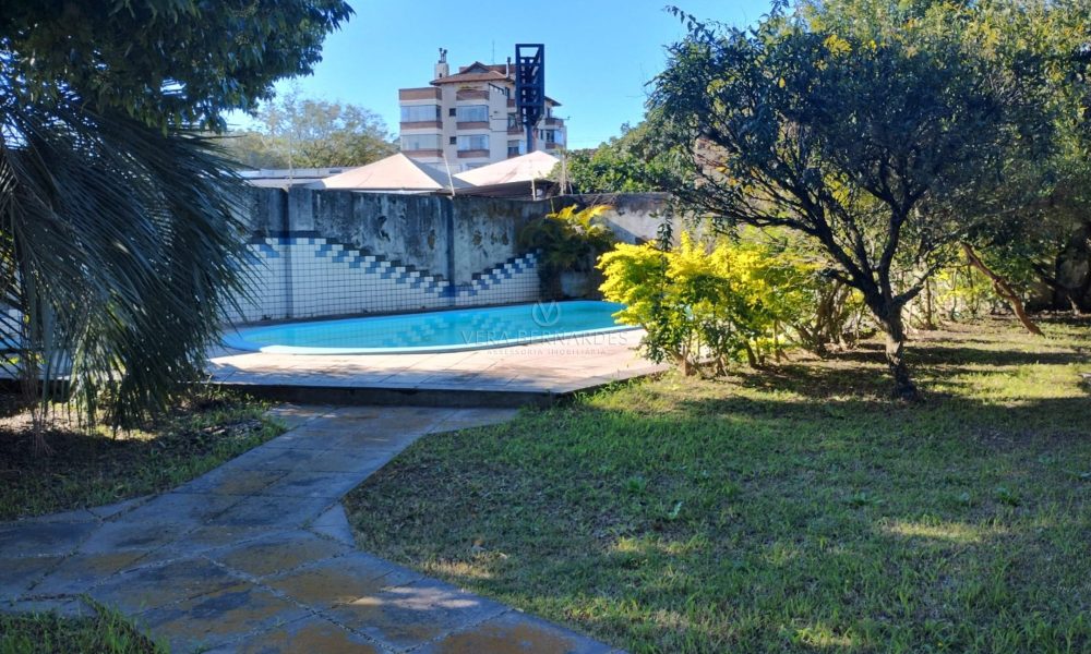 Casa à venda com 4 dormitórios, 250m² e 2 vagas no bairro Ipanema, Zona Sul de Porto Alegre - 001