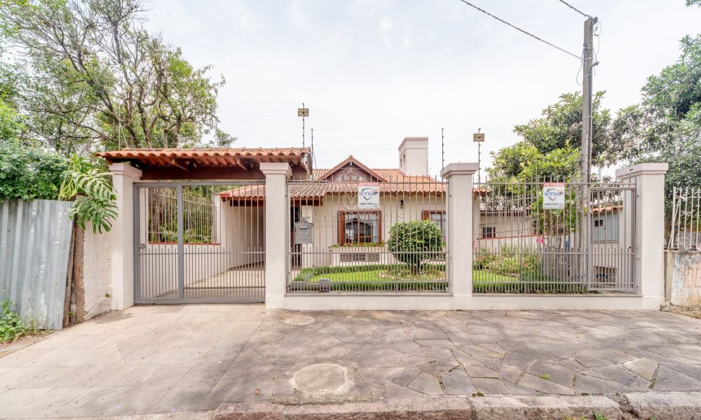 Casa à venda com 4 dormitórios, 240m² e 2 vagas no bairro Tristeza, Zona Sul de Porto Alegre - 001