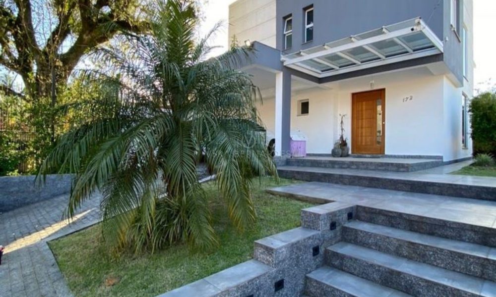 Casa à venda com 3 dormitórios, 288m² e 3 vagas no bairro Ipanema, Zona Sul de Porto Alegre - 001