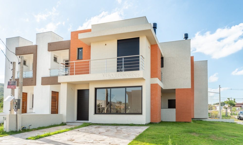 Casa à venda com 3 dormitórios, 147m² e 2 vagas no bairro Hípica em Porto Alegre - 001