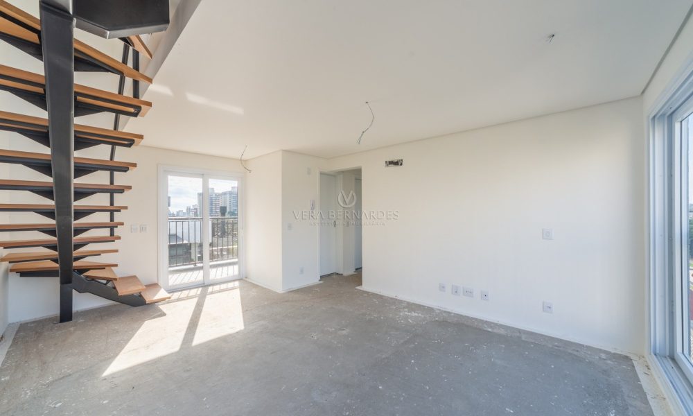 Duplex à venda com 2 dormitórios, 123m² e 1 vaga no bairro Menino Deus, Zona Sul de Porto Alegre - 001