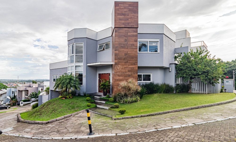 Casa em Condomínio à venda com 3 dormitórios, 338m² e 4 vagas no bairro Lagos de Nova Ipanema, Zona Sul de Porto Alegre - 001