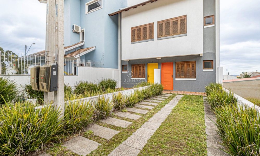 Casa à venda com 3 dormitórios, 150m² e 2 vagas no bairro Guarujá, Zona Sul de Porto Alegre - 001