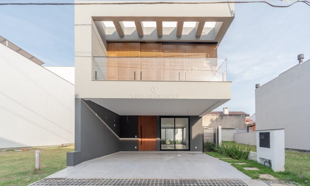 Casa em Condomínio à venda com 3 dormitórios, 220m² e 2 vagas no bairro Ipanema, Zona Sul de Porto Alegre - 001