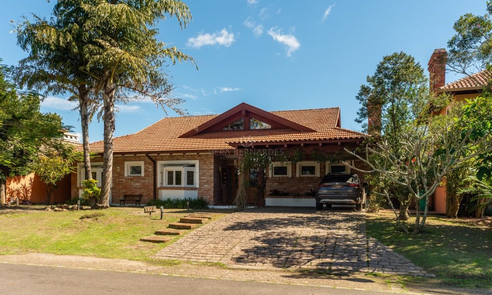 Casa em Condomínio à venda com 3 dormitórios, 243m² e 2 vagas no bairro Terra Ville, Zona Sul de Porto Alegre - 001