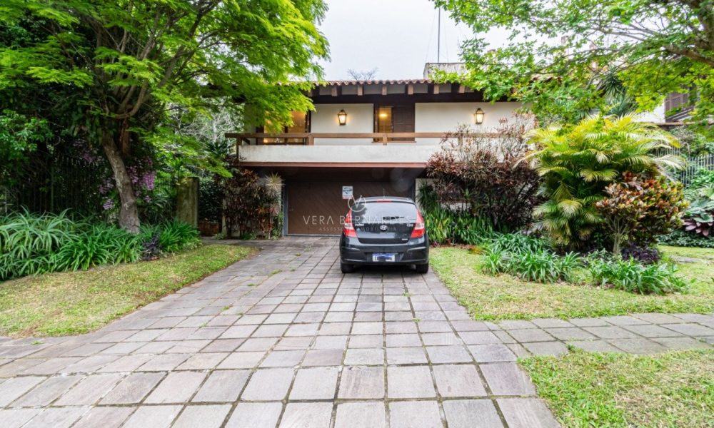 Casa à venda com 4 dormitórios, 254m² e 2 vagas no bairro Ipanema, Zona Sul de Porto Alegre - 001