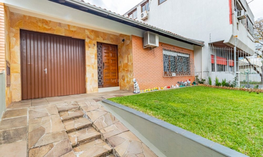 Casa Térrea à venda com 3 dormitórios, 160m² e 4 vagas no bairro Cristal, Zona Sul de Porto Alegre - 001