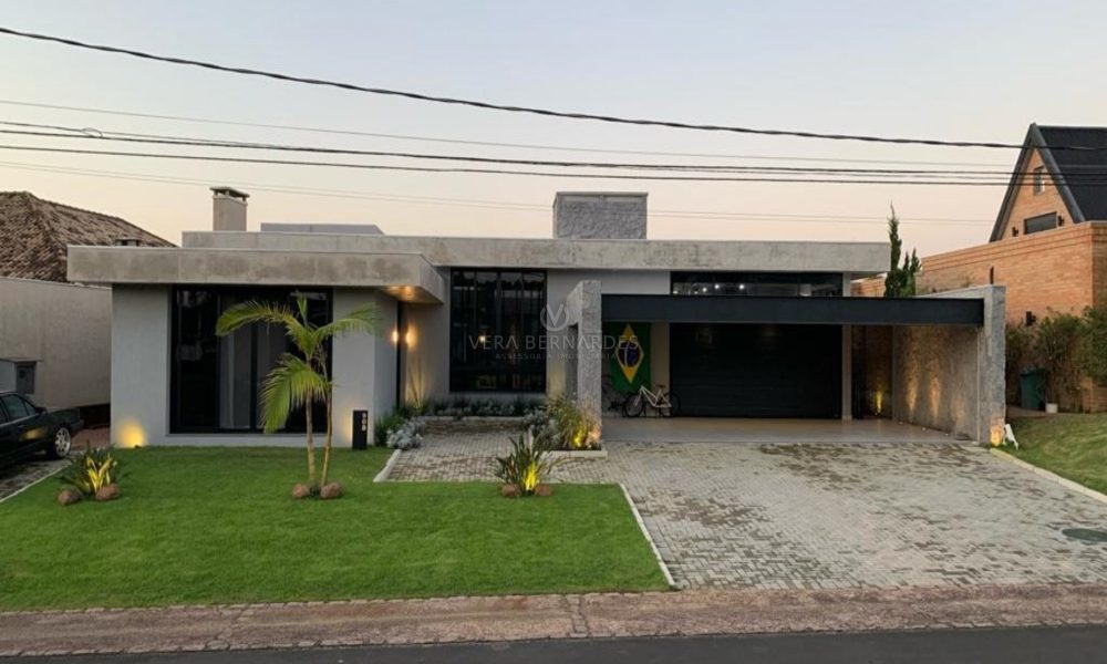 Casa em Condomínio à venda com 3 dormitórios, 344m² e 10 vagas no bairro Terra Ville, Zona Sul de Porto Alegre - 001