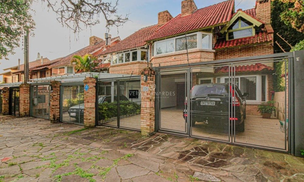 Casa à venda com 3 dormitórios, 177m² e 2 vagas no bairro Tristeza, Zona Sul de Porto Alegre - 001