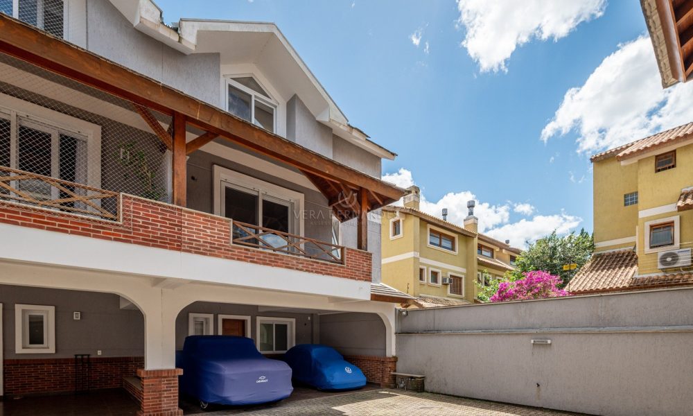 Casa em Condomínio à venda com 3 dormitórios, 293m² e 2 vagas no bairro Vila Assunção, Zona Sul de Porto Alegre - 001