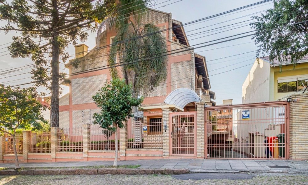 Casa em Condomínio à venda com 3 dormitórios, 240m² e 3 vagas no bairro Tristeza, Zona Sul de Porto Alegre - 001