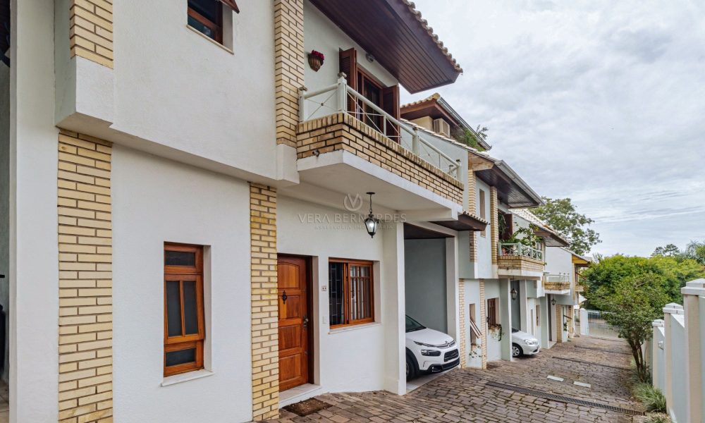 Casa em Condomínio à venda com 3 dormitórios, 225m² e 2 vagas no bairro Jardim Isabel, Zona Sul de Porto Alegre - 001