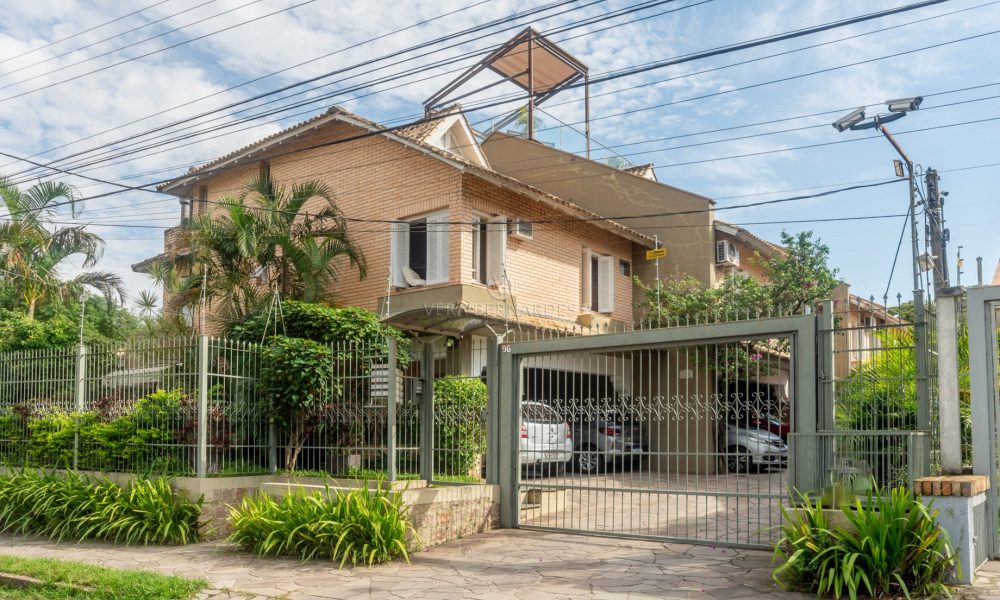 Casa em Condomínio à venda com 3 dormitórios, 181m² e 2 vagas no bairro Ipanema, Zona Sul de Porto Alegre - 001