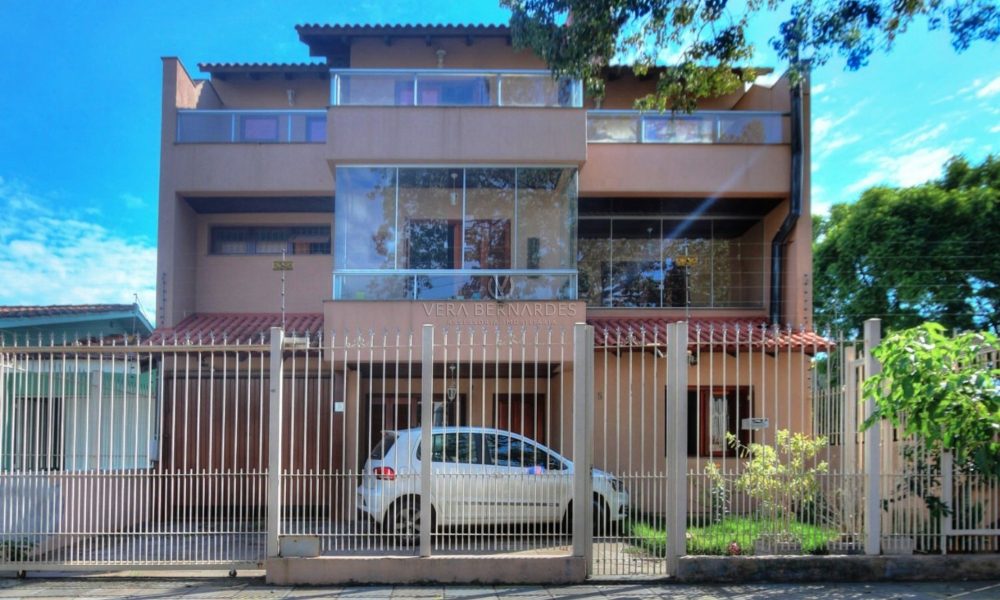 Casa à venda com 5 dormitórios, 324m² e 6 vagas no bairro Tristeza, Zona Sul de Porto Alegre - 001