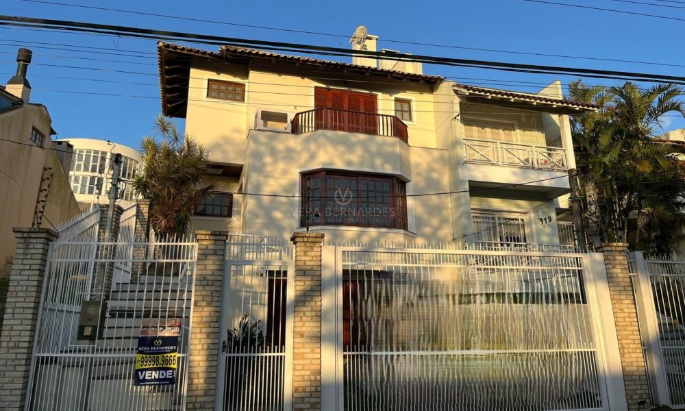 Casa à venda com 3 dormitórios, 300m² e 2 vagas no bairro Aberta dos Morros, Zona Sul de Porto Alegre - 001