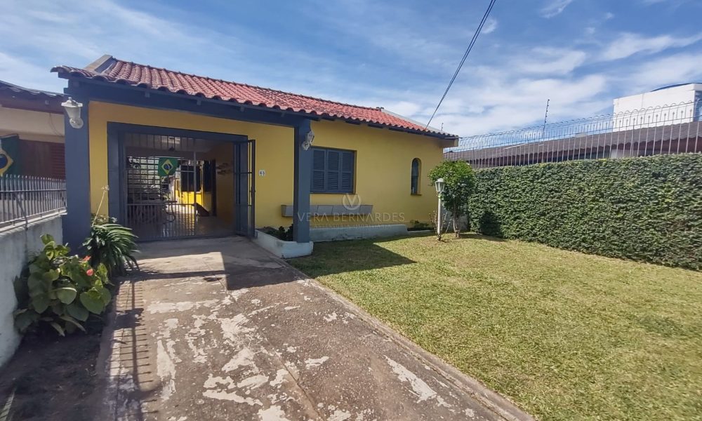 Casa à venda com 4 dormitórios, 237m² e 3 vagas no bairro Ipanema, Zona Sul de Porto Alegre - 001