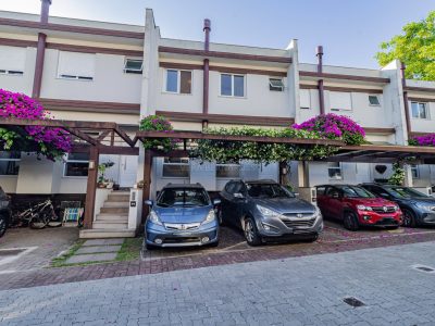 Casa em Condomínio à venda com 3 dormitórios, 165m² e 2 vagas no bairro Ipanema, Zona Sul de Porto Alegre