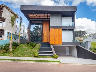 Casa em Condomínio à venda com 4 dormitórios, 290m² e 4 vagas no bairro Alphaville, Zona Sul de Porto Alegre