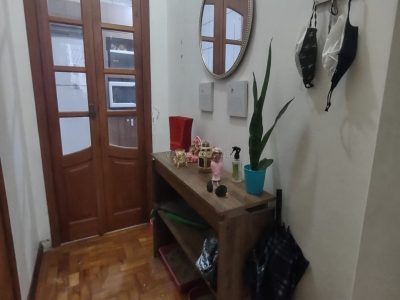 Apartamento à venda com 2 dormitórios, 53m² no bairro Camaquã, Zona Sul de Porto Alegre