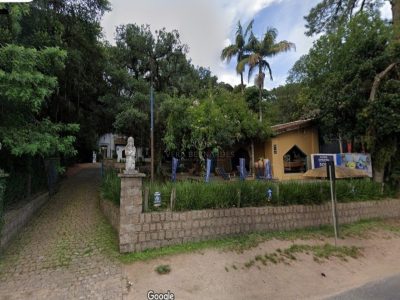 Casa à venda, 3.600m² e 15 vagas no bairro Pedra Redonda, Zona Sul de Porto Alegre