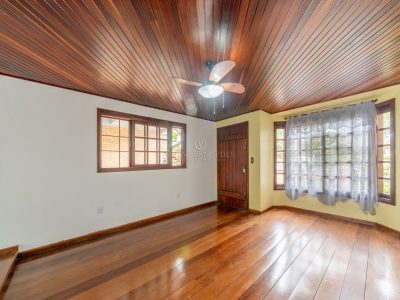 Sobrado à venda com 3 dormitórios, 179m² e 2 vagas no bairro Jardim Isabel, Zona Sul de Porto Alegre