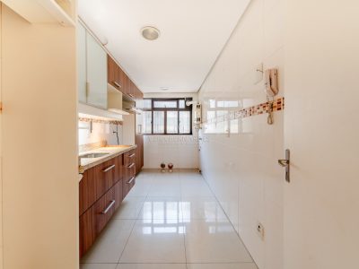 Apartamento à venda com 2 dormitórios, 67m² e 1 vaga no bairro Camaquã, Zona Sul de Porto Alegre