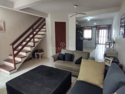 Casa à venda com 3 dormitórios, 140m² e 1 vaga no bairro Aberta dos Morros, Zona Sul de Porto Alegre