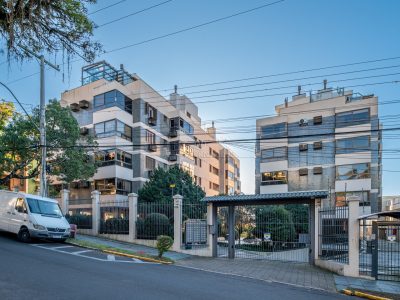 Cobertura à venda com 3 dormitórios, 187m² e 2 vagas no bairro Tristeza, Zona Sul de Porto Alegre